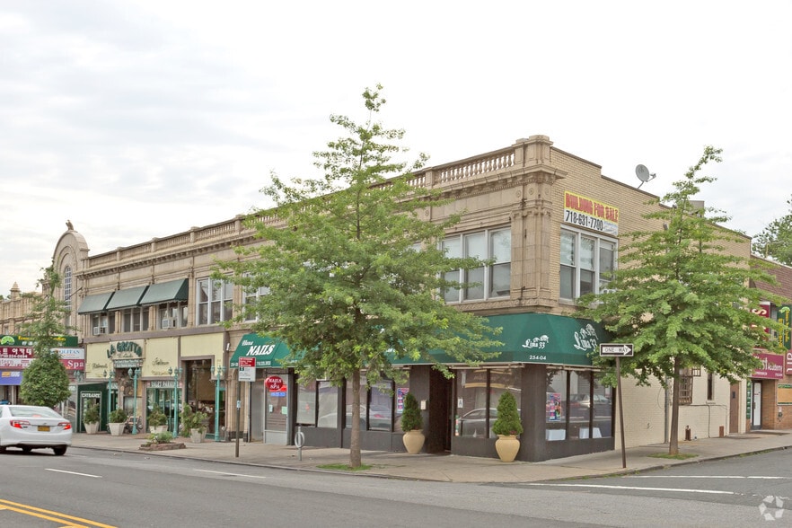 25402 Northern Blvd, Little Neck, NY for lease - Primary Photo - Image 1 of 11
