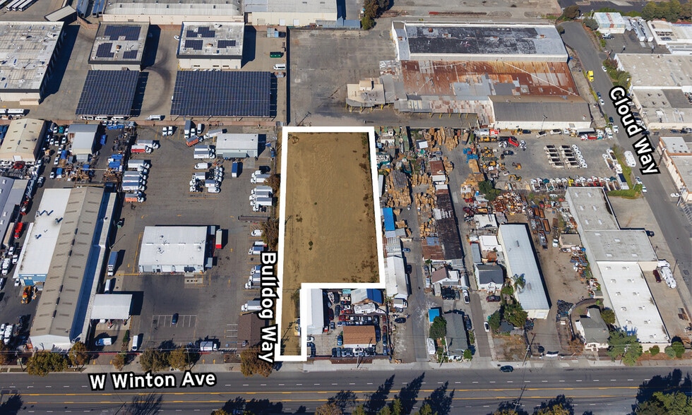 1730 Sabre St, Hayward, CA à louer - Photo du bâtiment - Image 3 de 11