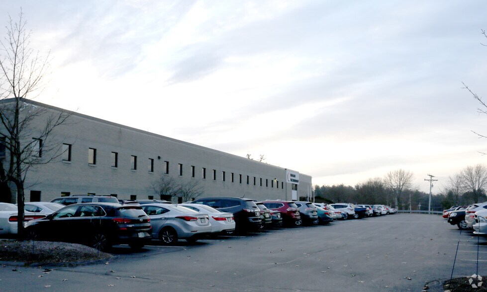 3 Technology Dr, Londonderry, NH à vendre - Photo du bâtiment - Image 3 de 3