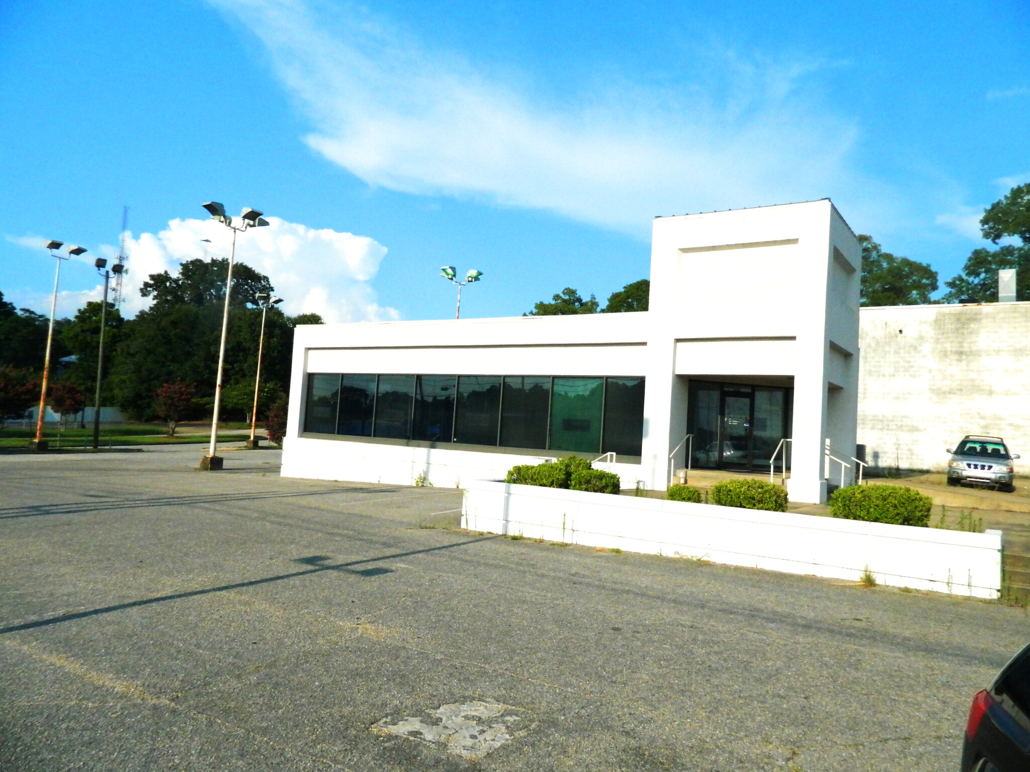 635 East Blvd, Montgomery, AL for lease Building Photo- Image 1 of 8