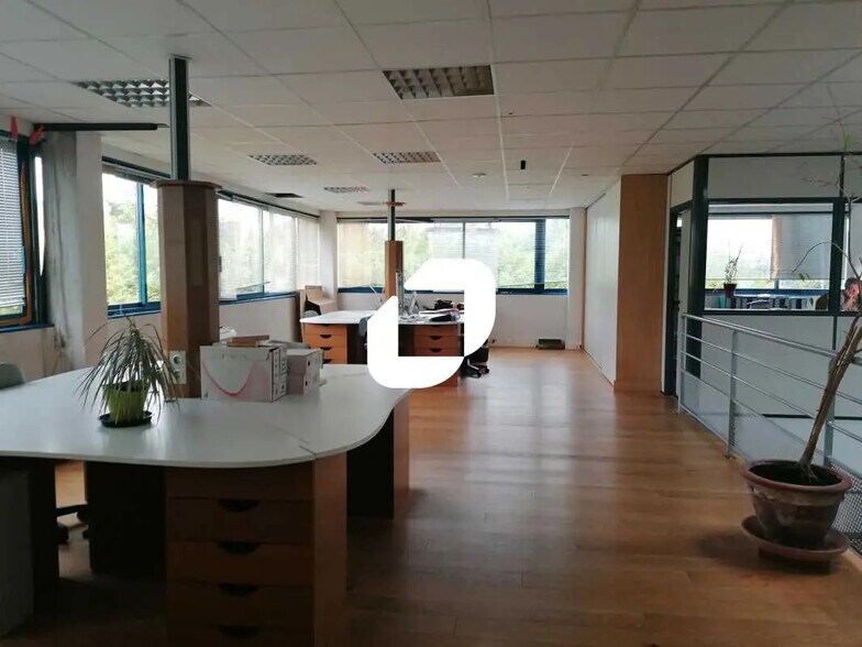 Office in Montpellier for lease - Building Photo - Image 2 of 15