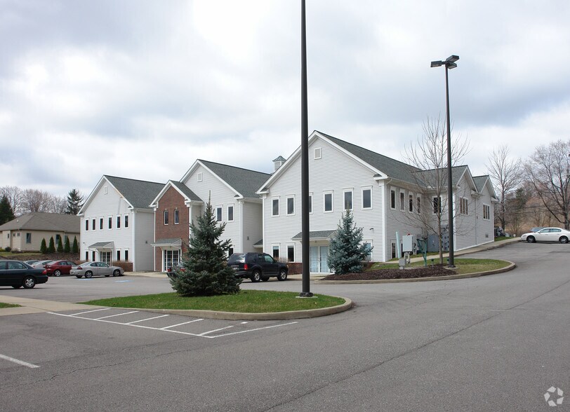 405-A Rothrock Rd, Copley, OH à louer - Photo du bâtiment - Image 2 de 4
