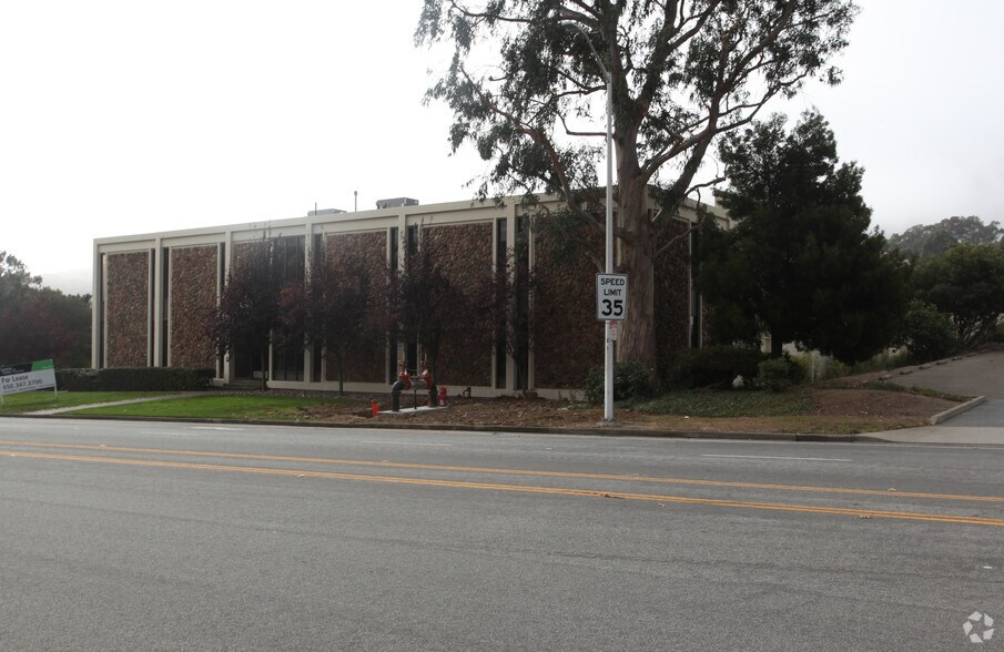 485 Valley Dr, Brisbane, CA for lease - Building Photo - Image 2 of 2