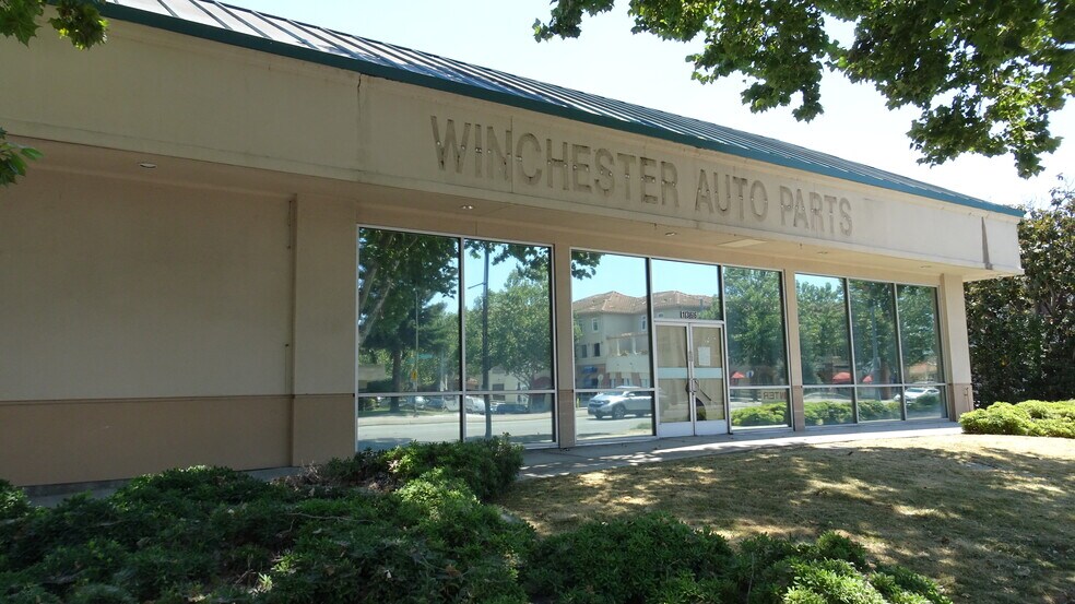 1366 S Winchester Blvd, San Jose, CA à louer - Photo du bâtiment - Image 2 de 6