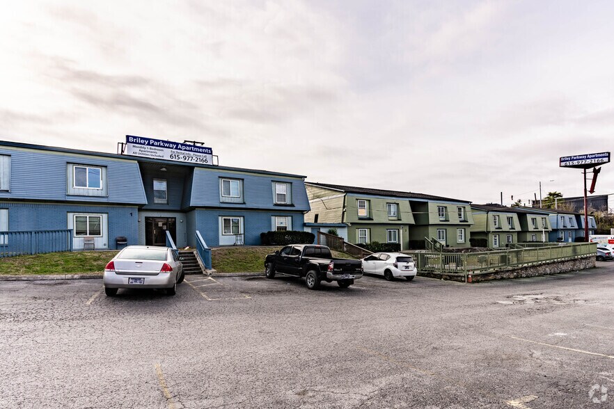 1274 Murfreesboro Pike, Nashville, TN à vendre - Photo du bâtiment - Image 3 de 11