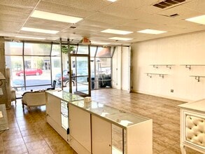 270 S La Cienega Blvd, Beverly Hills, CA à vendre Photo intérieure- Image 2 de 9