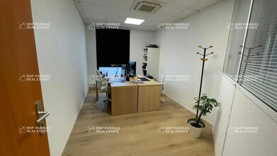 Office in Serris for sale Interior Photo- Image 2 of 5
