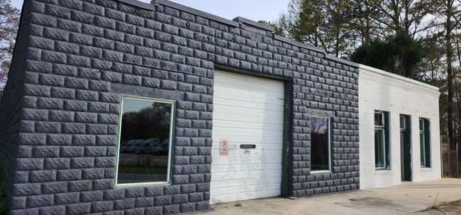 Plus de détails pour 5262 Bouldercrest Rd, Ellenwood, GA - Flex à vendre