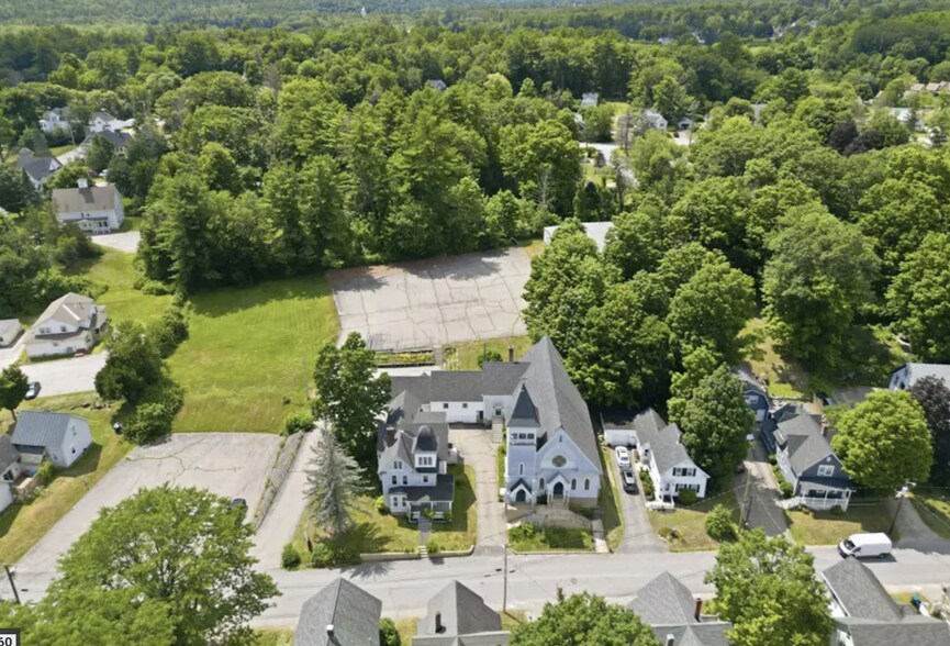 16 Chestnut St, Tilton, NH à vendre - Photo principale - Image 1 de 4