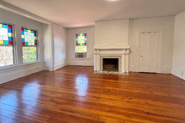 223 E Chestnut St, Asheville, NC for lease Interior Photo- Image 1 of 7