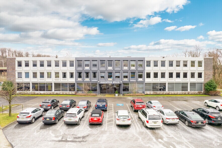 540 Pennsylvania Ave, Fort Washington, PA à louer - Photo du bâtiment - Image 2 de 16