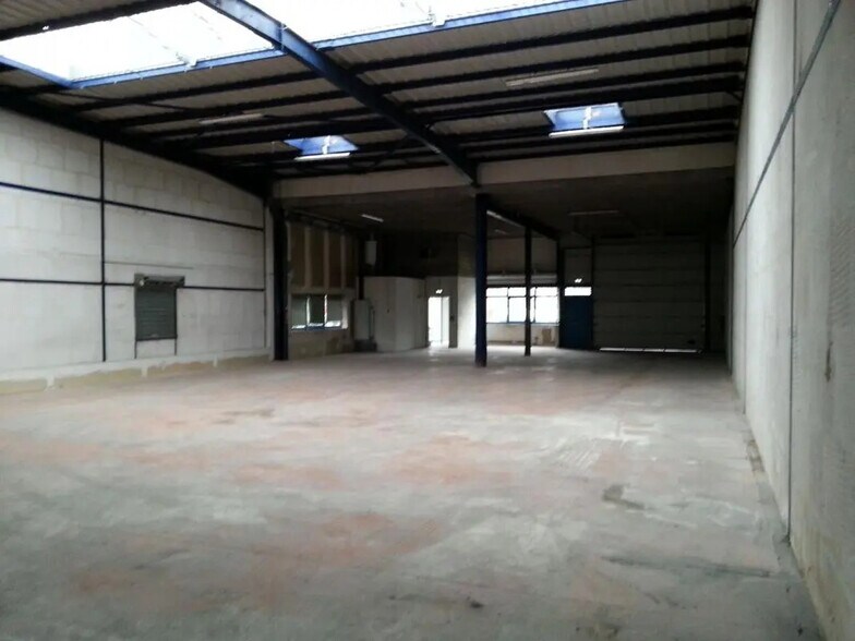 Industrial in Villepinte for lease - Interior Photo - Image 1 of 4