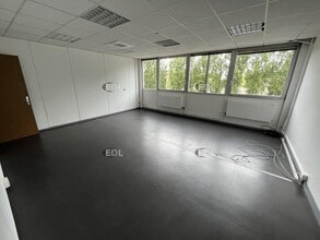 Flex in Trappes for sale Interior Photo- Image 1 of 2