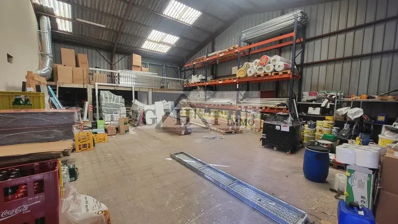 Retail in Coubron for sale Interior Photo- Image 1 of 7