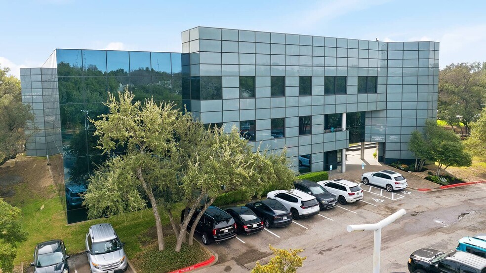 Synergy Plaza portefeuille de 2 propriétés à vendre sur LoopNet.ca - Photo du bâtiment - Image 2 de 13
