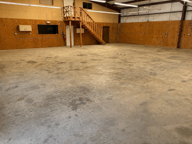 2224 NW 32nd St, Newcastle, OK à louer - Photo du bâtiment - Image 3 de 10