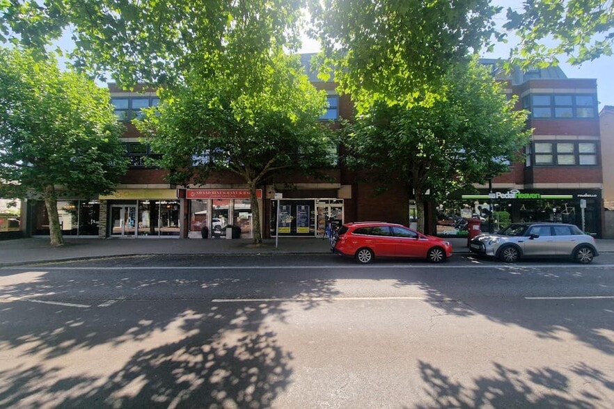 299-313 Fleet Rd, Fleet for lease - Building Photo - Image 2 of 3