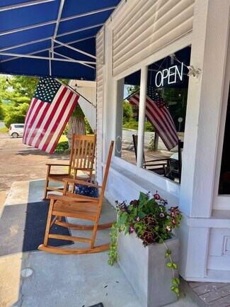 Plus de détails pour 972 VT Route 7A, Shaftsbury, VT - Commerce de détail à vendre