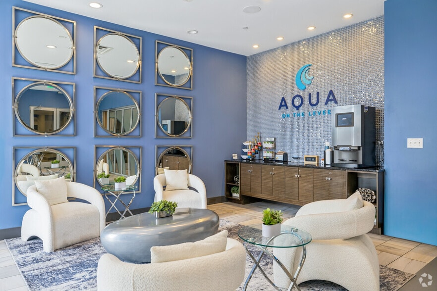 100 Aqua Way, Newport, KY à louer - Hall d’entrée - Image 2 de 27