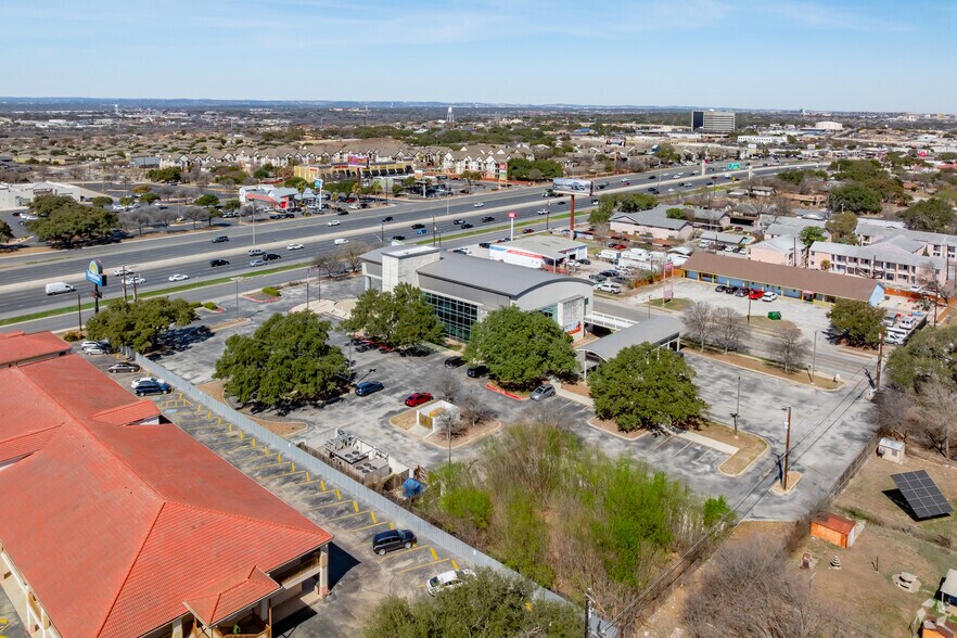 6000 NW Loop 410, San Antonio, TX à vendre - Aérien - Image 3 de 4