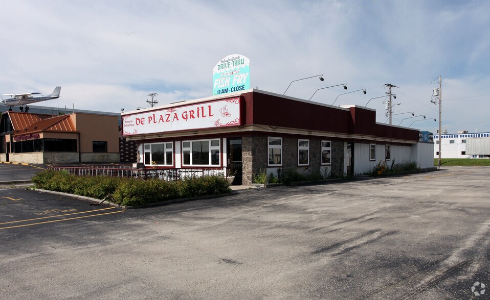 4939 S Howell Ave, Milwaukee, WI à vendre - Photo principale - Image 1 de 7