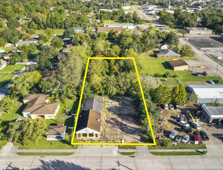 1916 Cedar Dr, La Marque, TX à vendre - Photo du bâtiment - Image 1 de 8