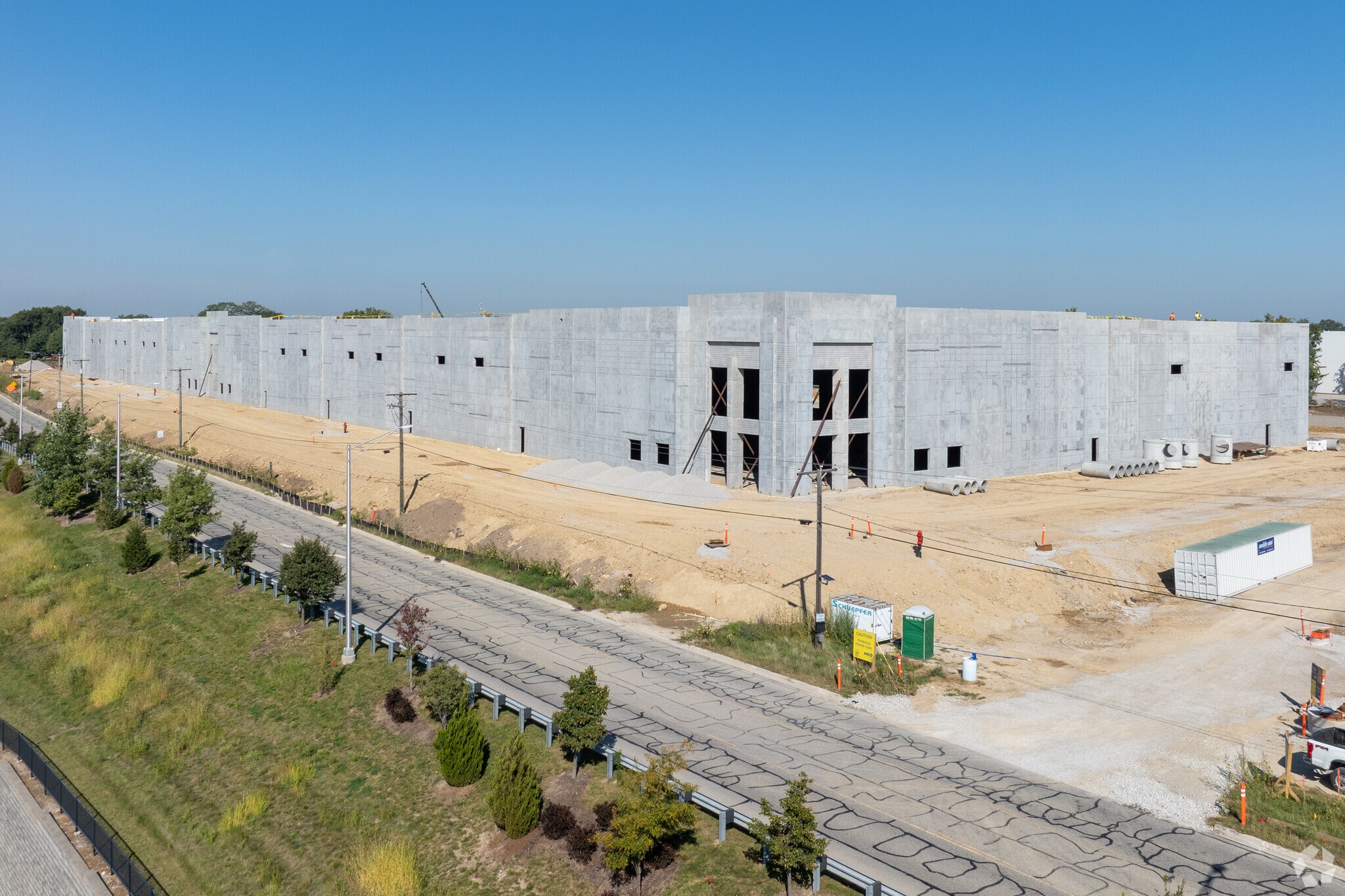 17524 Bluff Rd, Woodridge, IL for lease Primary Photo- Image 1 of 4