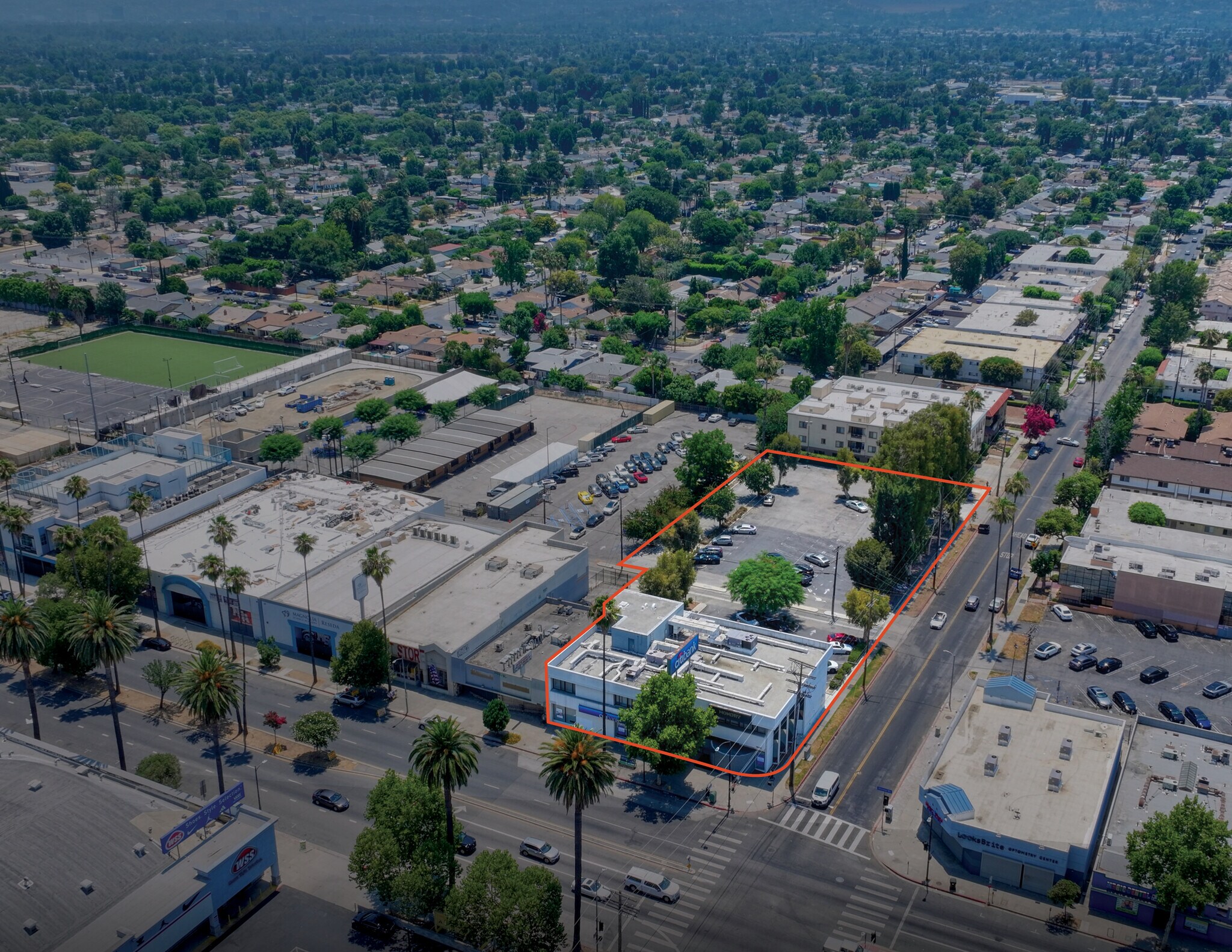 18258 Sherman Way, Reseda, CA à vendre Photo principale- Image 1 de 4