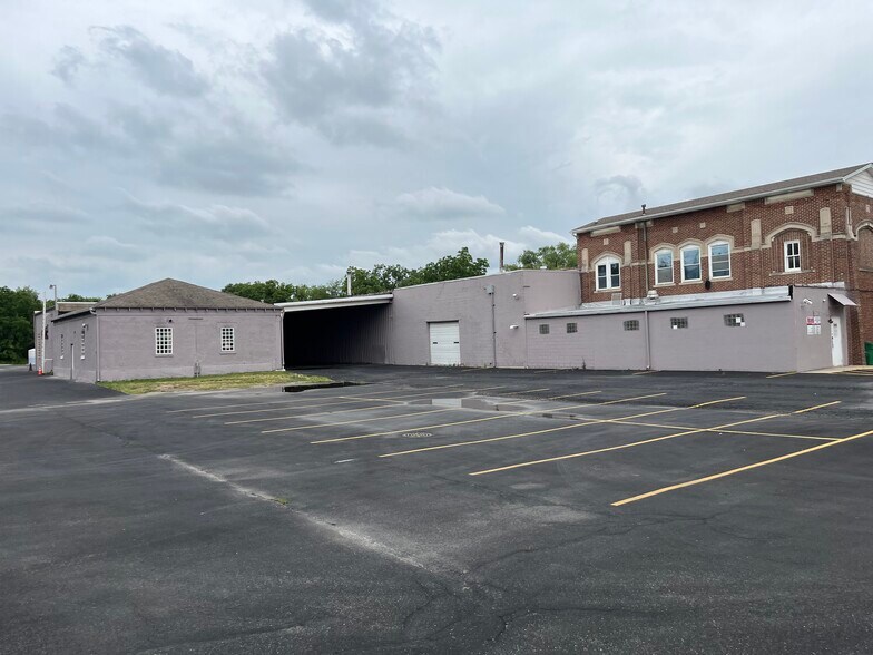 1001 Clinton St, Lockport, IL à louer - Photo du bâtiment - Image 3 de 6