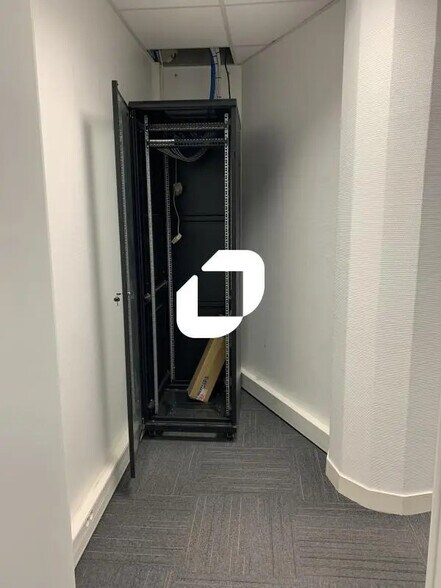 Office in Lognes for lease - Interior Photo - Image 3 of 7