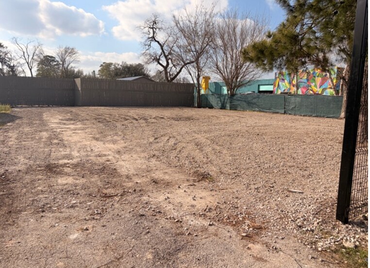 1719 Oak Tree Dr, Houston, TX à louer - Photo du bâtiment - Image 2 de 3