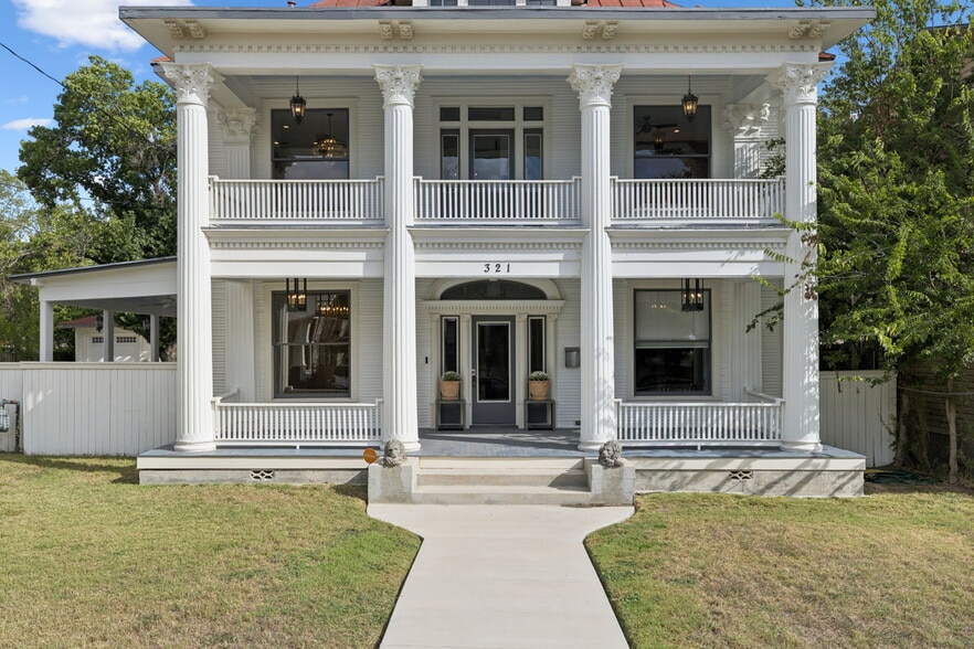 321 E Dewey Pl, San Antonio, TX à vendre - Photo principale - Image 1 de 23