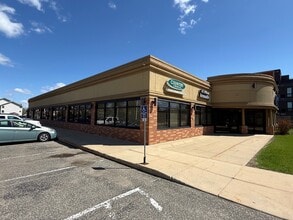 2001 Second St SW, Rochester, MN for lease Building Photo- Image 2 of 8