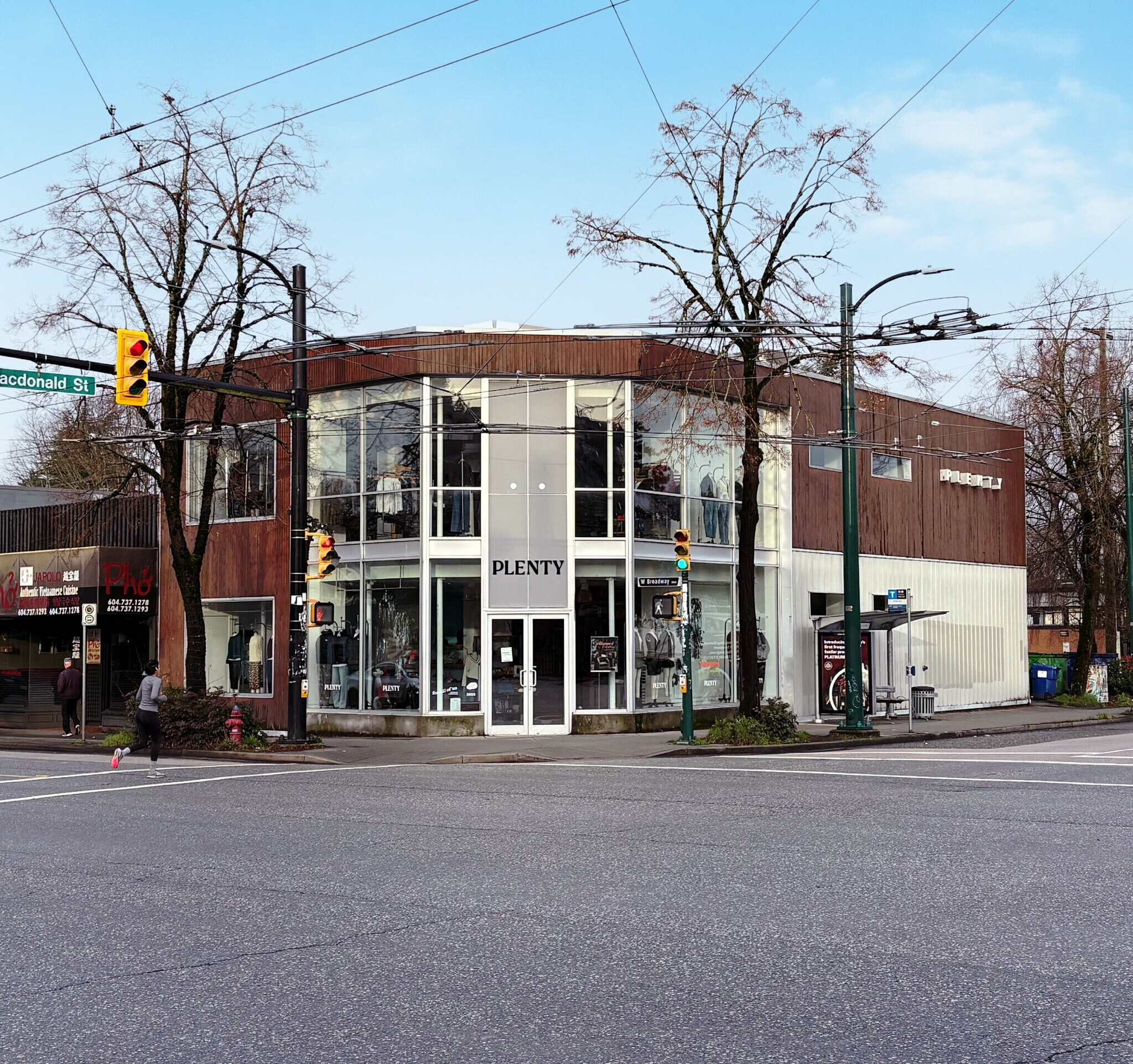 2803 W Broadway, Vancouver, BC à vendre Photo principale- Image 1 de 5