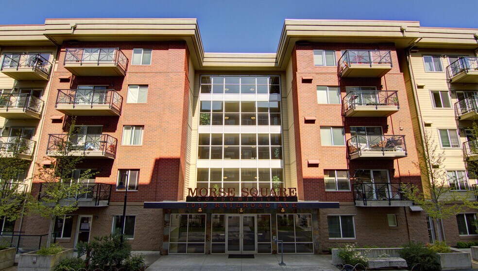 1015 Railroad Ave, Bellingham, WA for lease - Building Photo - Image 2 of 4