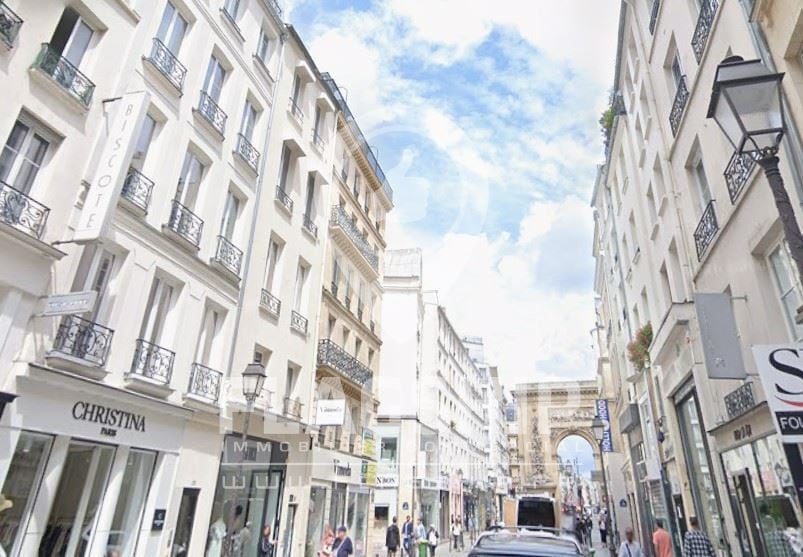 Retail in Paris for lease Building Photo- Image 1 of 3