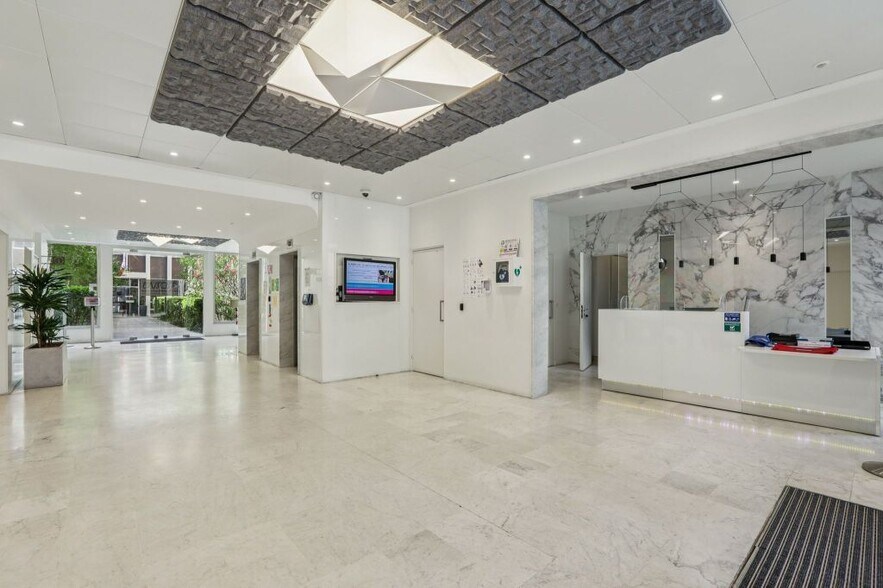 6-8 Rue Eugène Oudiné, Paris à louer - Hall d’entrée - Image 2 de 9