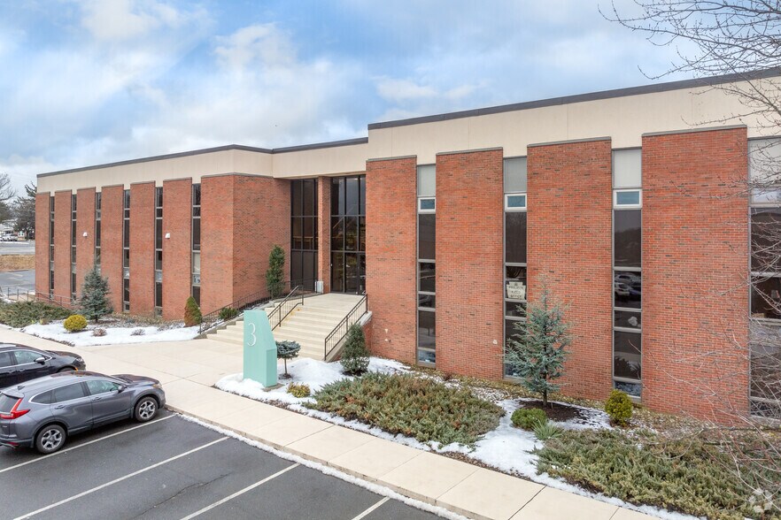3 Park Plz, Wyomissing, PA à louer - Photo du bâtiment - Image 2 de 7