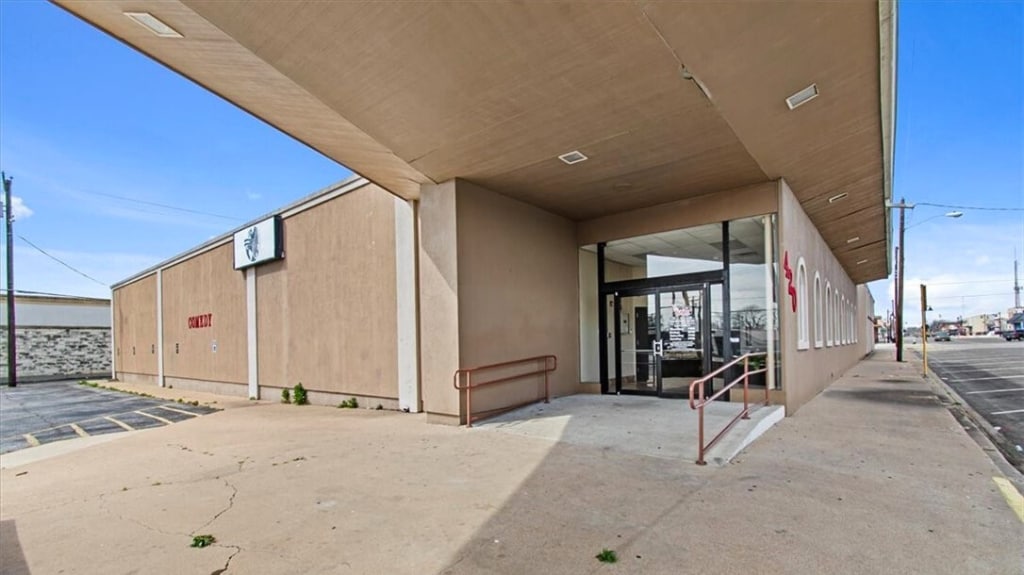 420 E Ave C, Killeen, TX for sale Primary Photo- Image 1 of 31