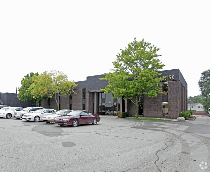 33150 Schoolcraft Rd, Livonia, MI à louer - Photo principale - Image 1 de 4