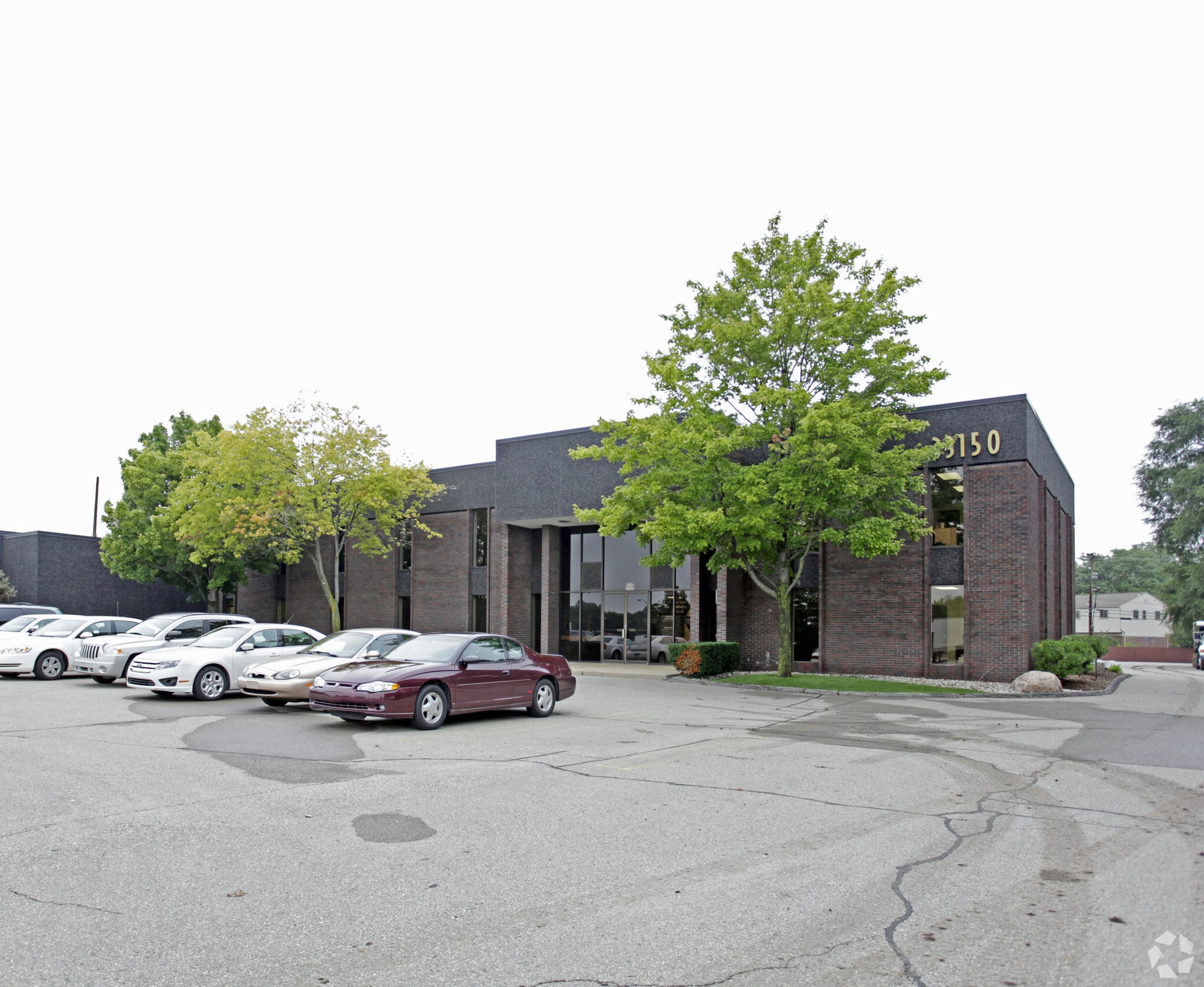 33150 Schoolcraft Rd, Livonia, MI for lease Primary Photo- Image 1 of 5