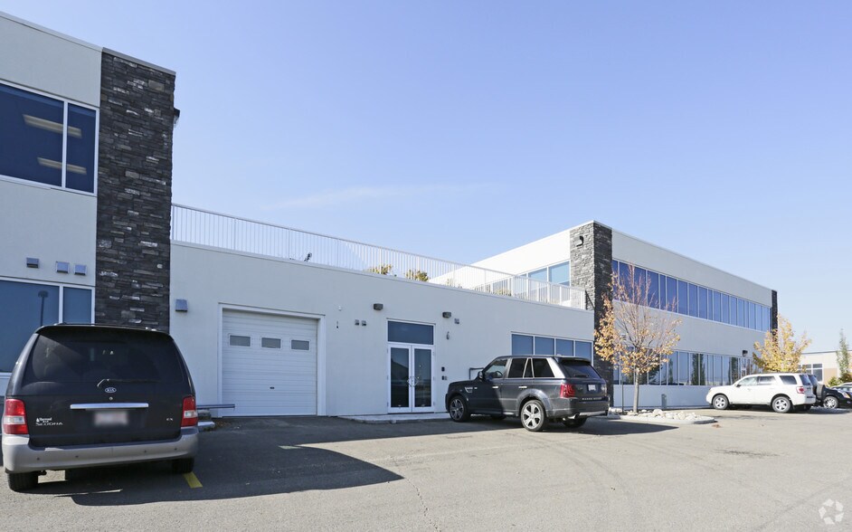 625 Parsons Rd SW, Edmonton, AB à vendre - Photo du bâtiment - Image 3 de 6