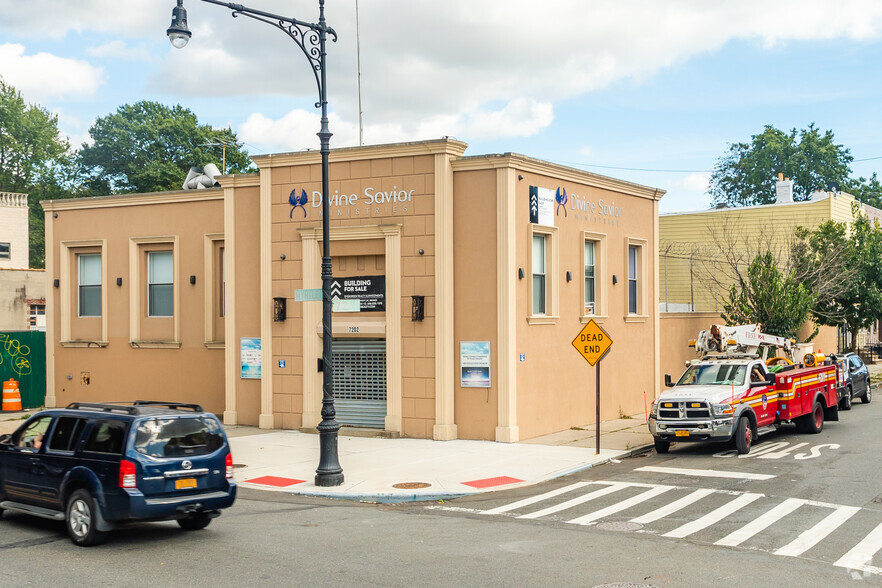 7202 Myrtle Ave, Glendale, NY for sale - Primary Photo - Image 1 of 1