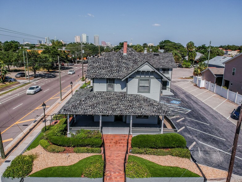 202 S Moody Ave, Tampa, FL à vendre - Photo du bâtiment - Image 3 de 5