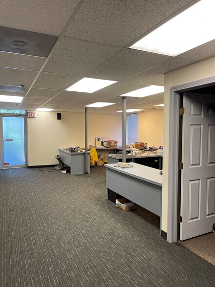 100 Weymouth St, Rockland, MA à louer - Photo du bâtiment - Image 2 de 11