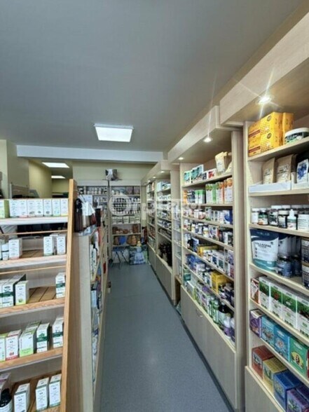 Retail in Reims for sale - Interior Photo - Image 3 of 4