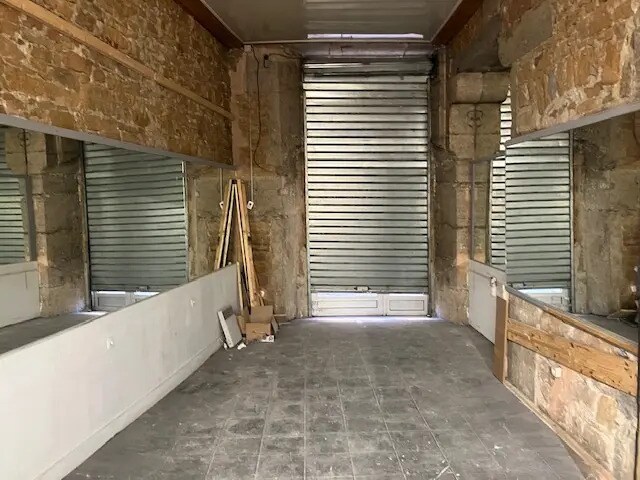 Retail in Lyon for lease Interior Photo- Image 1 of 13