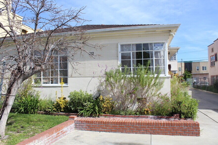 122-126 1/2 S Berendo St, Los Angeles, CA à vendre - Photo du bâtiment - Image 2 de 32