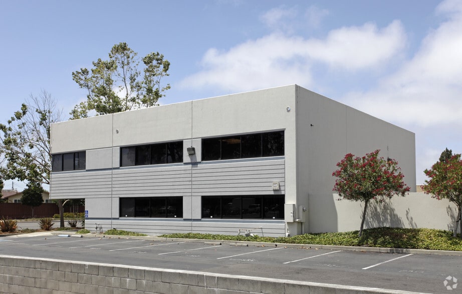 2513 Technology Dr, Hayward, CA for lease - Building Photo - Image 3 of 11