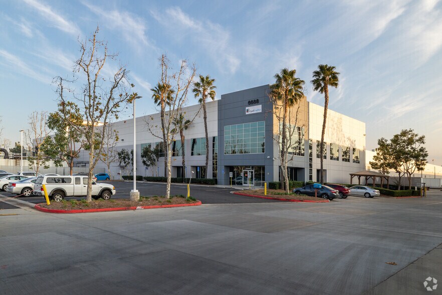 2360 Cottonwood Ave, Riverside, CA à louer - Photo du bâtiment - Image 1 de 7